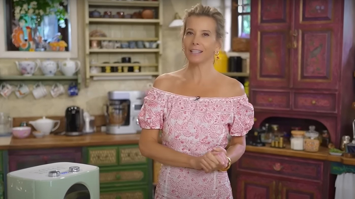 «От нее осталась одна тень»: фанаты пришли в шок от вида резко похудевшей Высоцкой 