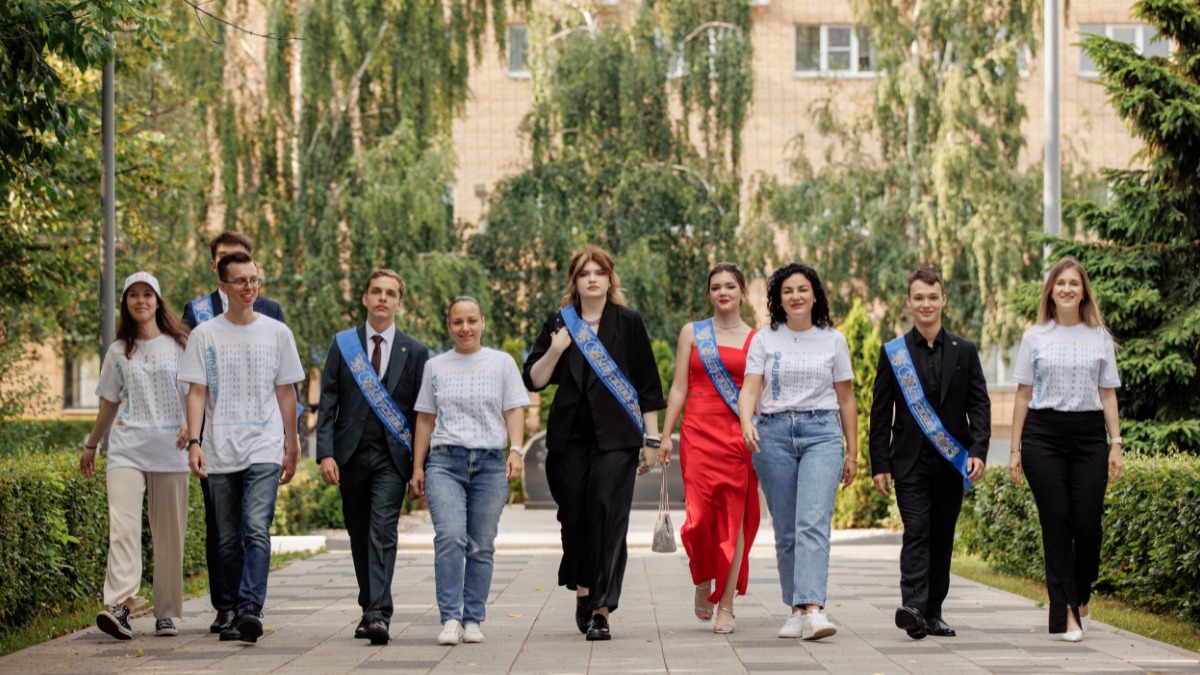 Московский НПЗ провел социальную акцию для выпускников Капотни