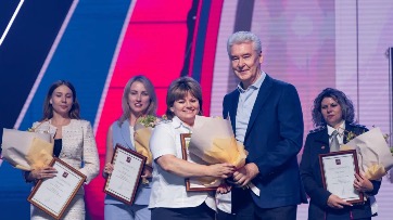 Сергей Собянин поздравил работников московского транспорта с профессиональным праздником