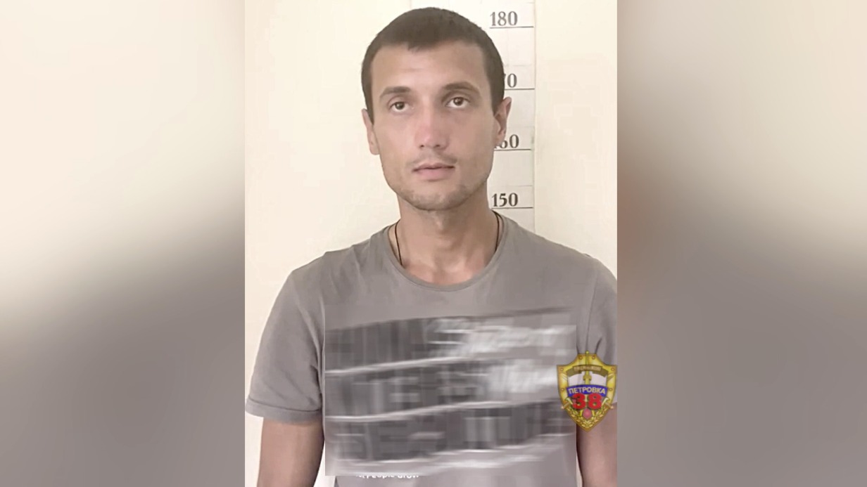 Гость столицы избил охранника и сбежал с бутылкой вина из магазина в центре Москвы