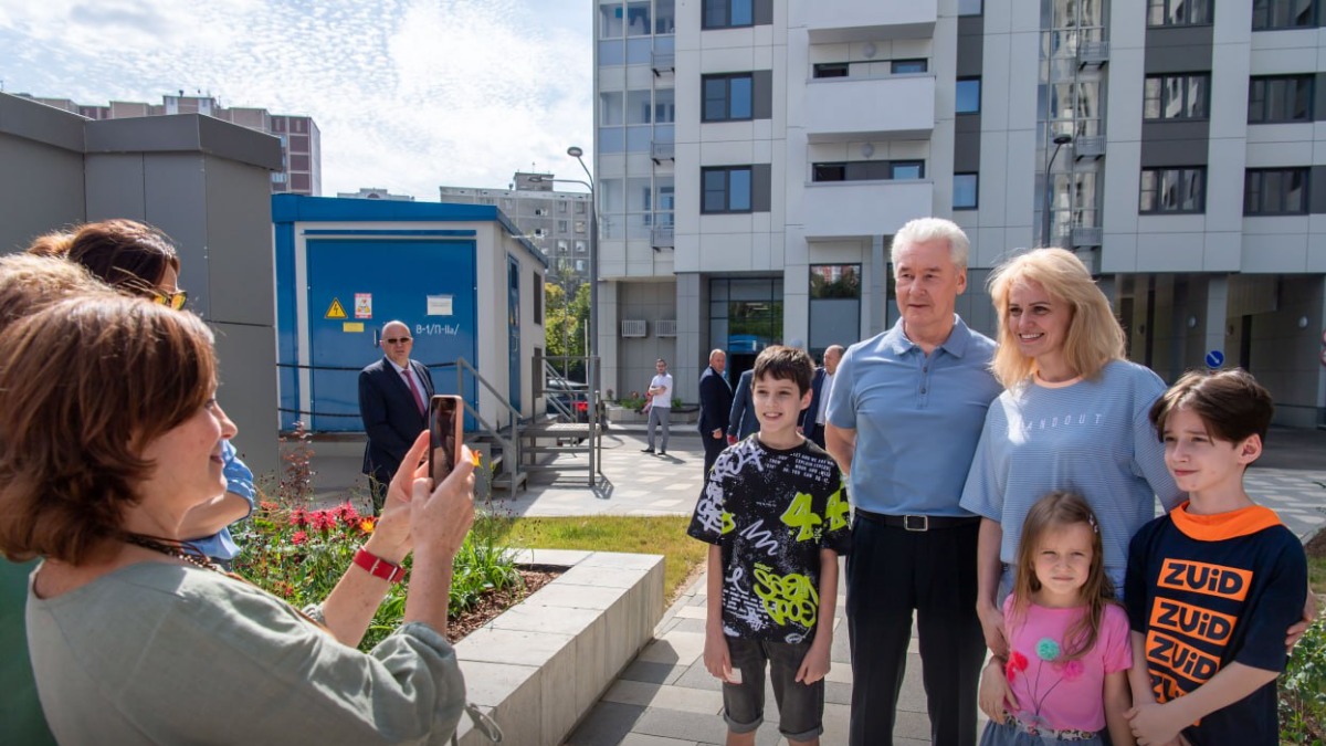 Собянин: С начала года 20,5 тысячи москвичей начали переезжать в новые квартиры по программе реновации