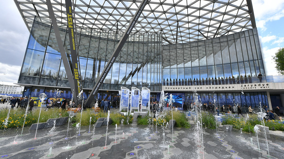 Гости Московского урбанистического форума в Гостином Дворе смогут «оживить» картины известных российских живописцев