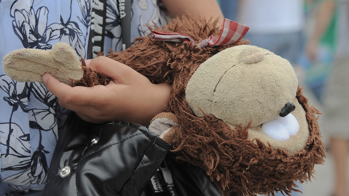 Троих «детей-маугли» нашли в квартире в Ленобласти