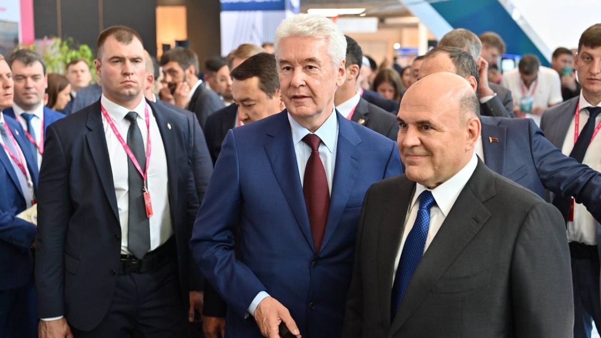 Собянин презентовал Мишустину продукцию столичных предприятий на «Иннопроме»