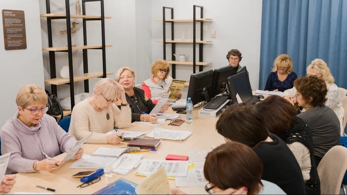 Активисты центров московского долголетия приглашают москвичей «серебряного» возраста на встречи интеллектуальных клубов