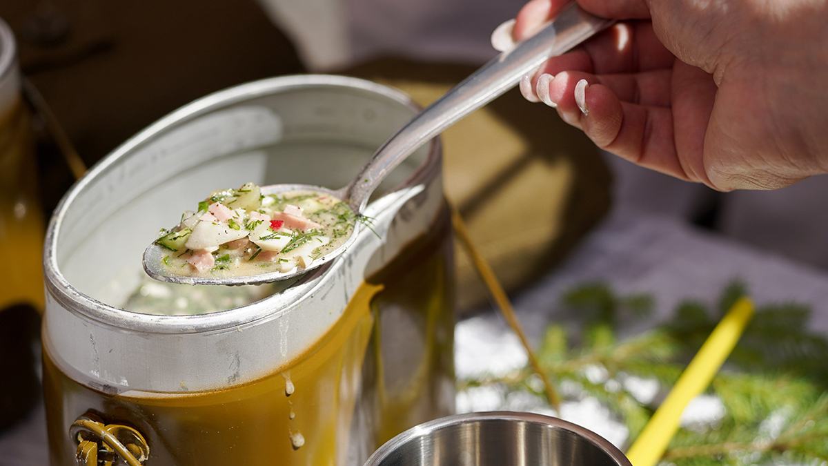 Роспотребнадзор рассказал о том, чего не стоит добавлять в окрошку