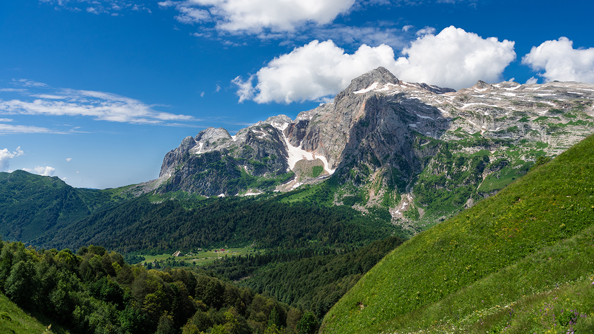 Где дешевле всего отдохнуть в России летом