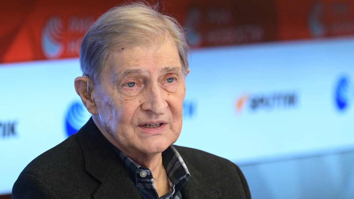 Сын Ясуловича рассказал о состоянии отца на фоне сообщений о его госпитализации