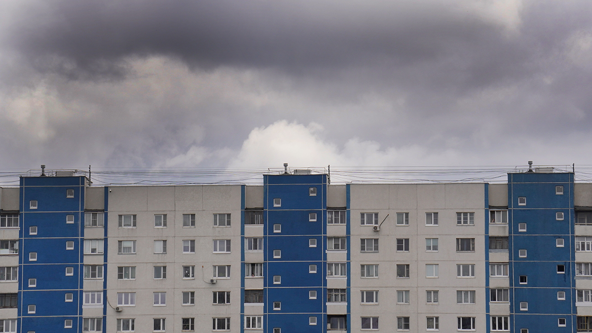 Россиянка в Санкт-Петербурге задушила своего ребенка, после чего выпала из окна