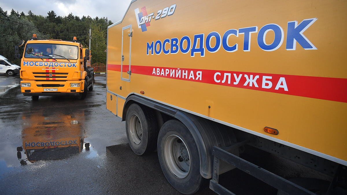 Сергей Собянин поздравил работников Мосводостока с 50-летием организации