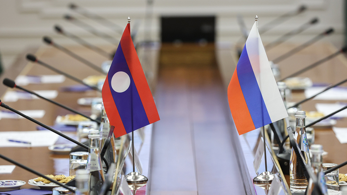 Премьер-министр Лаоса Сипхандон пообещал вернуться к изучению русского языка