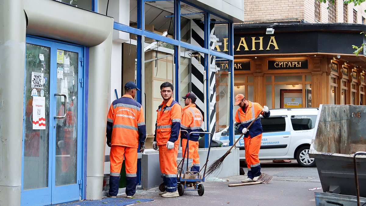 Собянин: Максимально быстро поможем жителям устранить последствия атаки беспилотника на Комсомольском проспекте 