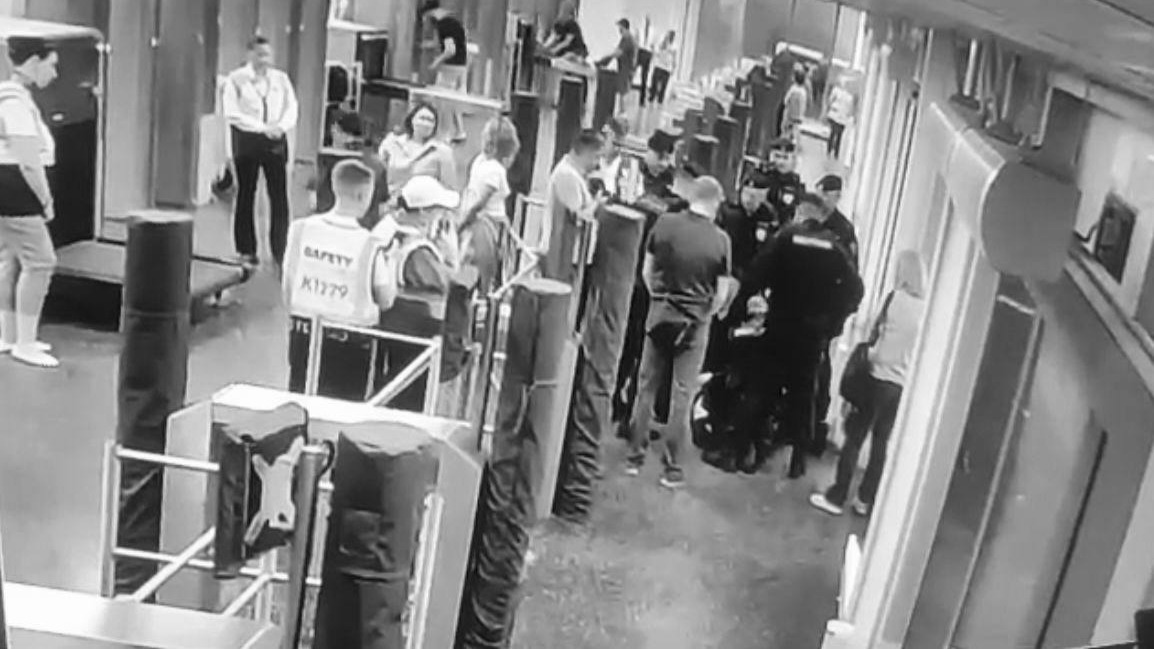 На избившего полицейских в «Лужниках» фаната «Руки вверх» завели уголовное дело