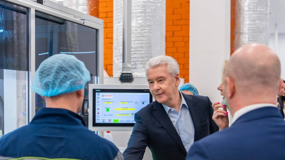 Собянин: Резидент технополиса «Москва» поставил городу более трех миллионов медизделий по офсетному контракту