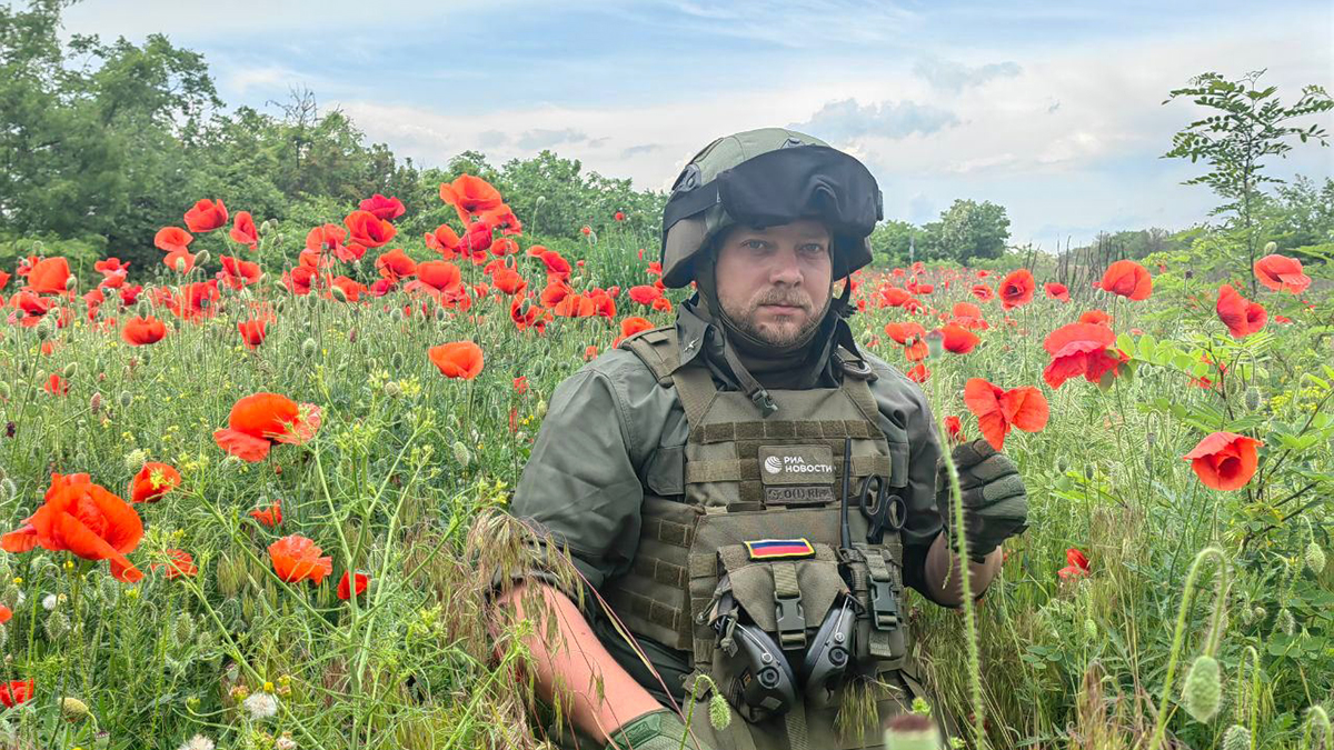 Путин наградил военкоров «Известий» и «РИА Новости» орденами Мужества