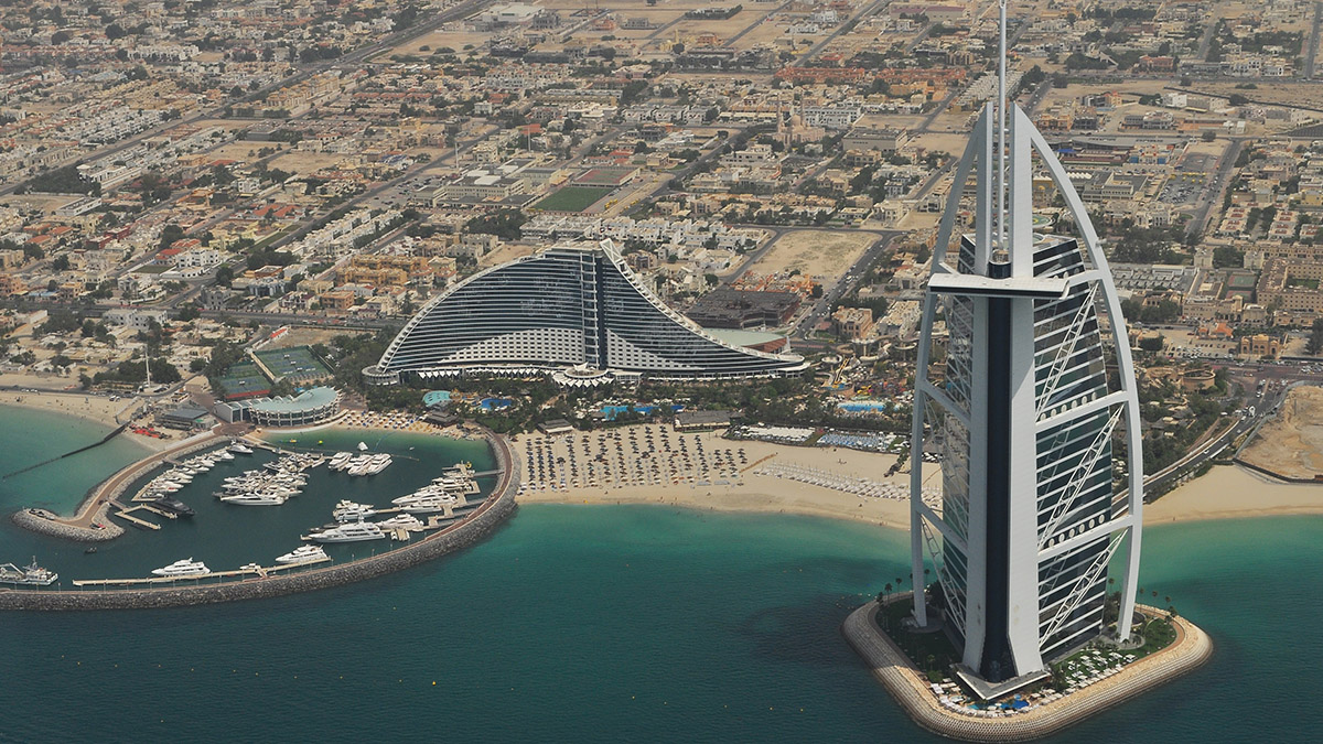 WSJ: Второй крупнейший банк ОАЭ прекратил обслуживать россиян