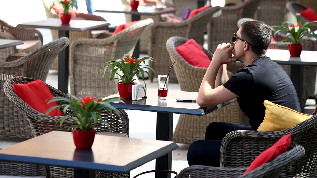 ГД приняла в первом чтении законопроект о продаже алкоголя на летних верандах