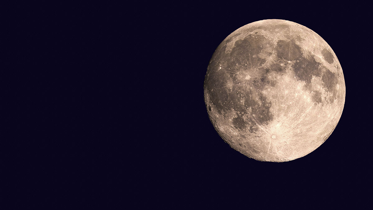 Москвичи смогут увидеть суперлуние в ночь на 7 октября
