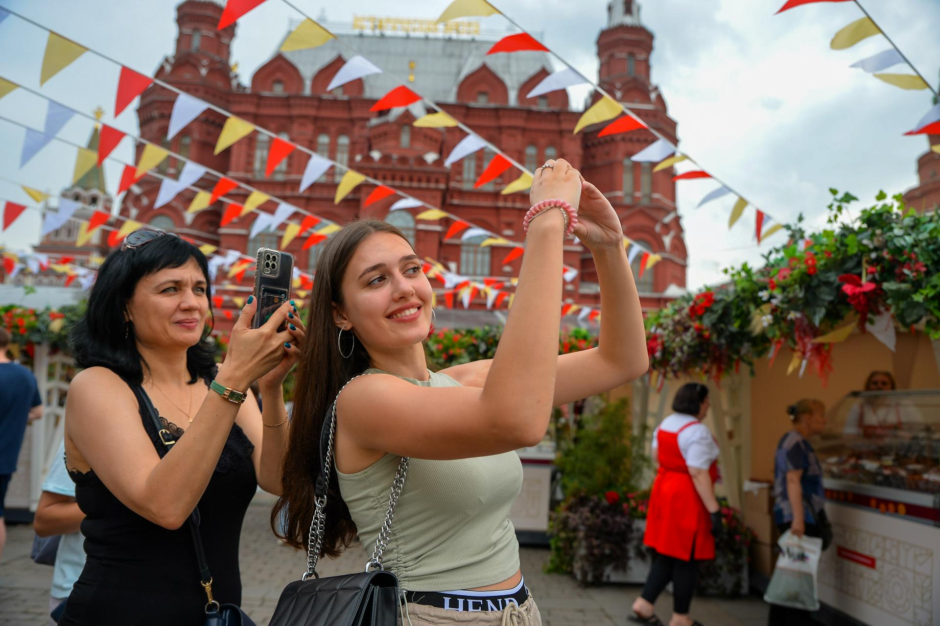 Около 300 часов сценических программ представлены на фестивале «Вкусы России»