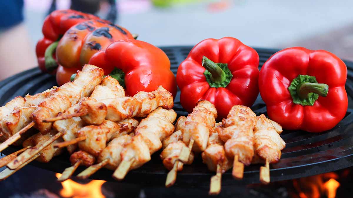 Врач Умнов объяснил, чем опасно мясо курицы