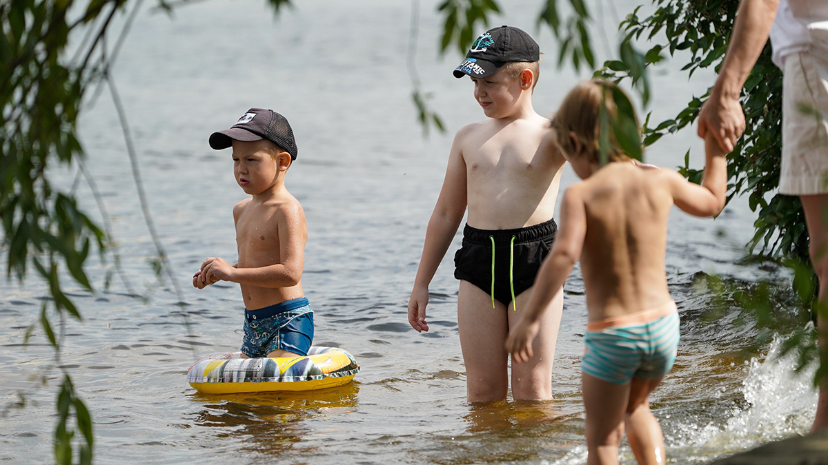 Педиатр Одинаева рассказала, как выбрать место для купания ребенка