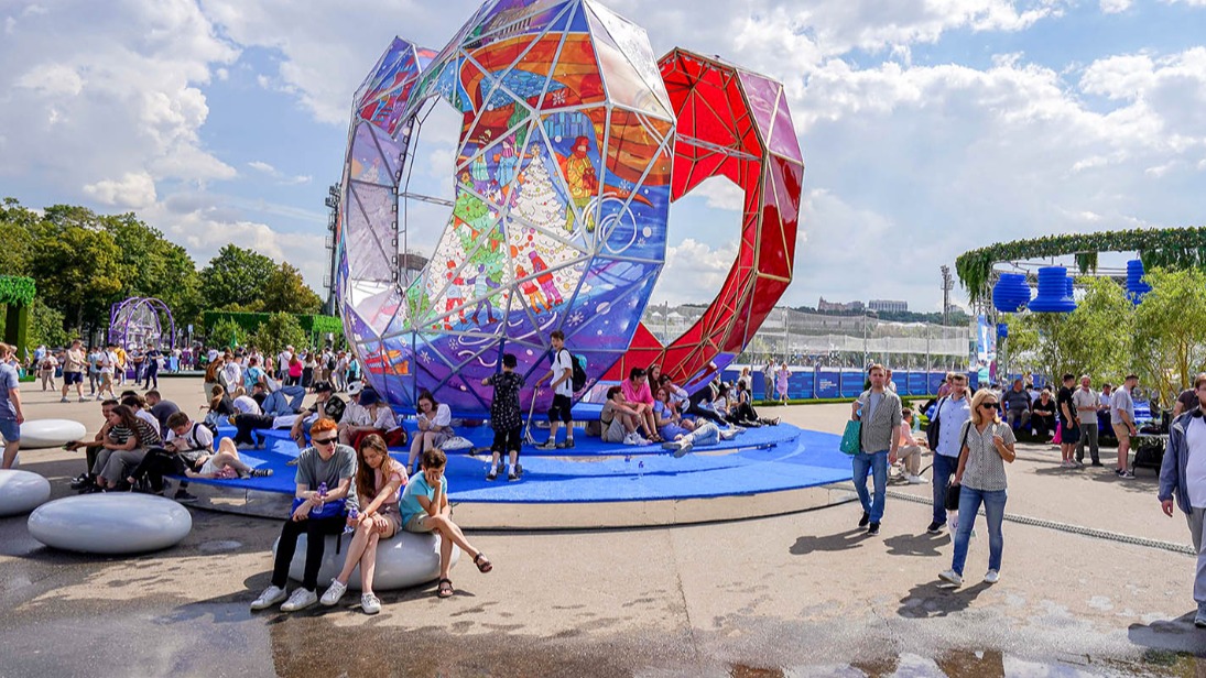 «Город для каждого»: первый показ аудиовизуального перформанса в «Лужниках» пройдет 5 августа