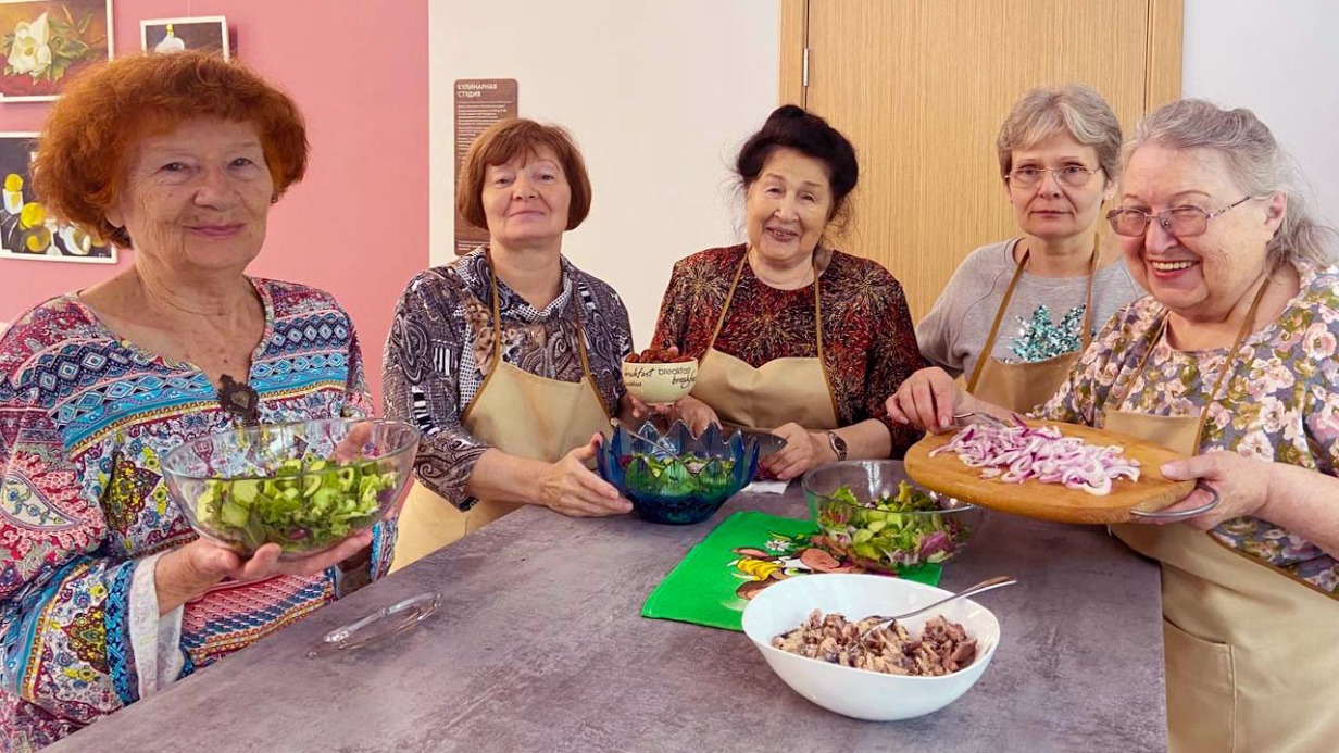 Более 25 тысяч человек поучаствовали в фестивале клубов по интересам в центрах московского долголетия
