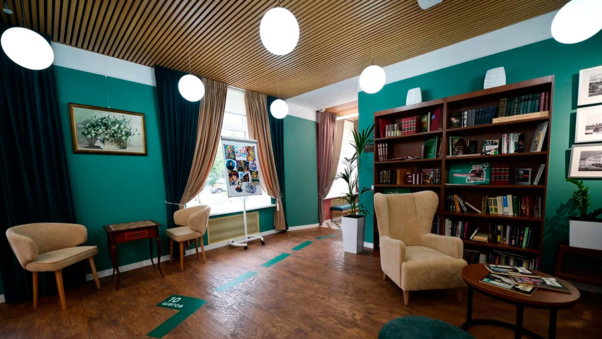 Москвичам предложили пережидать аномальную жару в прохладных гостиных по всему городу