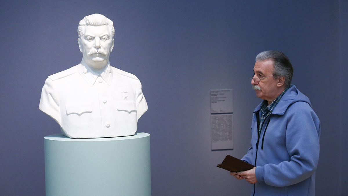 Песков прокомментировал сообщения о бюсте Сталина в детском парке