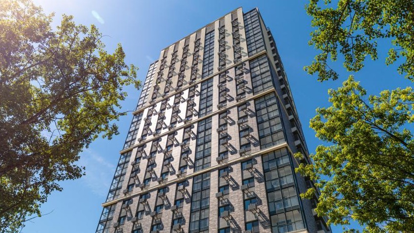 Собянин: В восьми районах на севере Москвы началось переселение по программе реновации