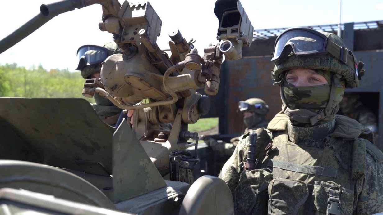 Бойцы железнодорожных войск ЗВО на специальном поезде «Волга» ведут инженерную разведку и сопровождают грузы в ходе проведения СВО