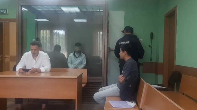 Курьер на велосипеде насмерть сбил пешехода в центре Москвы. Видео