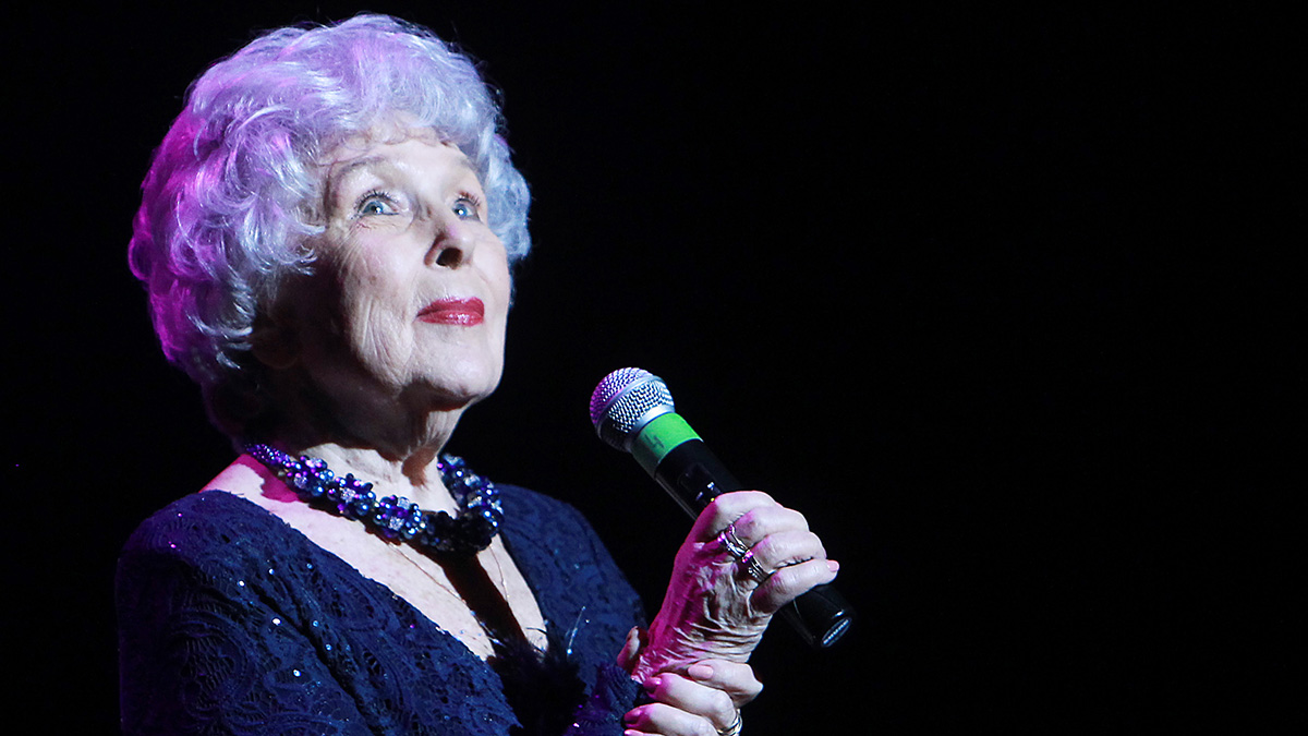 «Качалась на качелях»: приемная дочь Веры Васильевой рассказала о последних днях актрисы