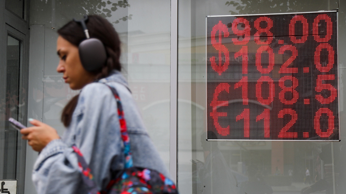 Эксперт Михеев спрогнозировал курс доллара в 2025 году