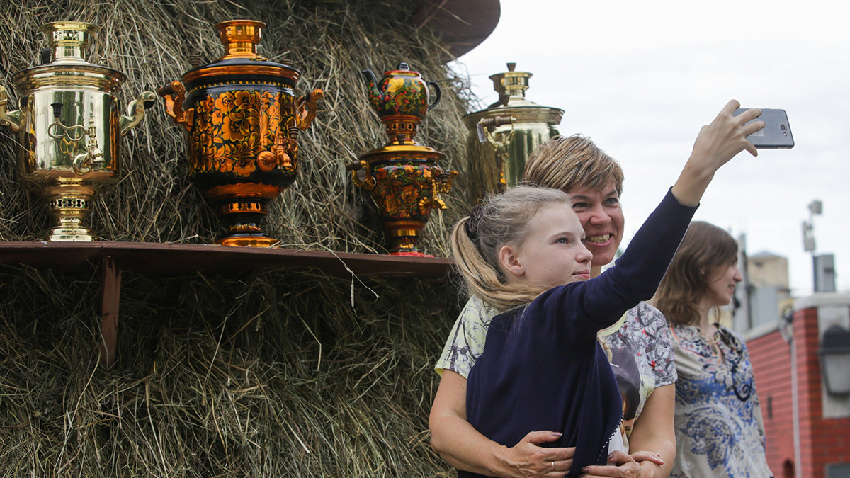 Москвичей пригласили на восьмой фестиваль русского гостеприимства «Самоварфест»