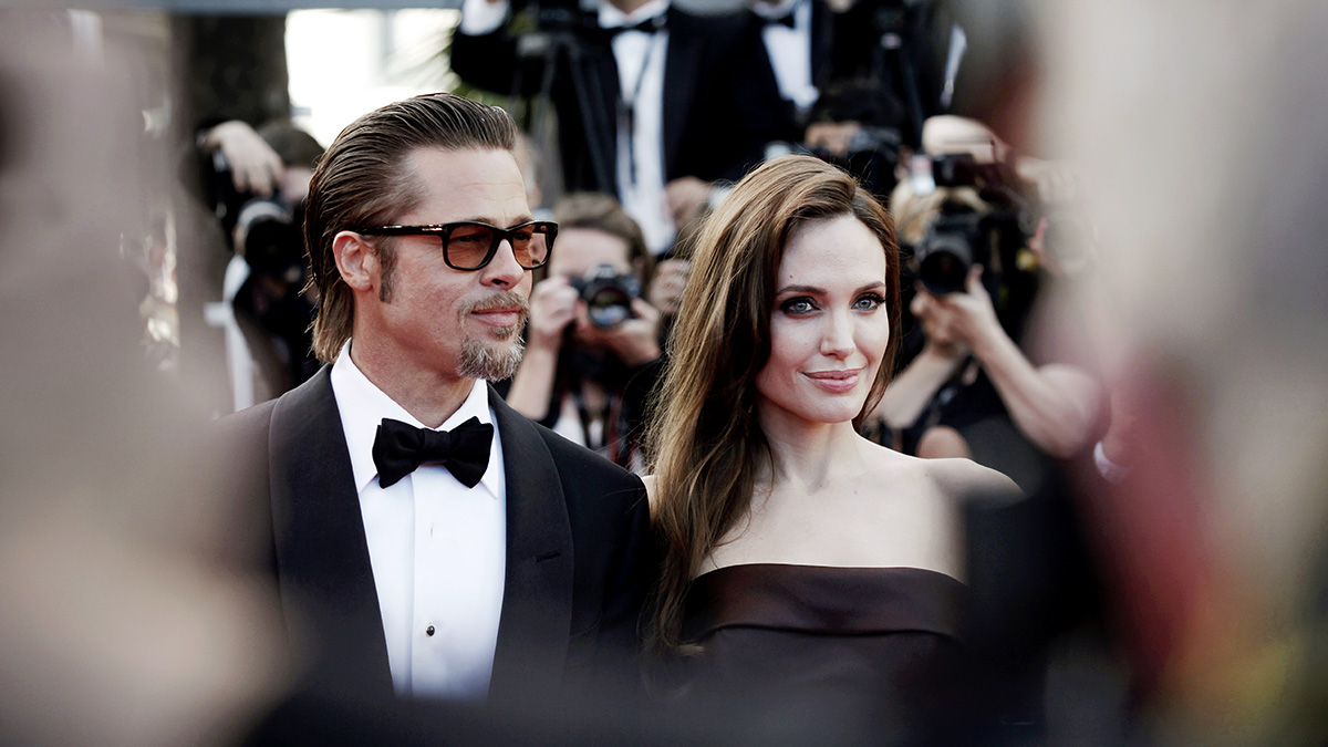 Брэд питт отказал красотке. Брэд Питт и Анджелина Джоли. Brad Pitt and Angelina Jolie. Брэд Питт жена. Брэд Питт с девушкой.