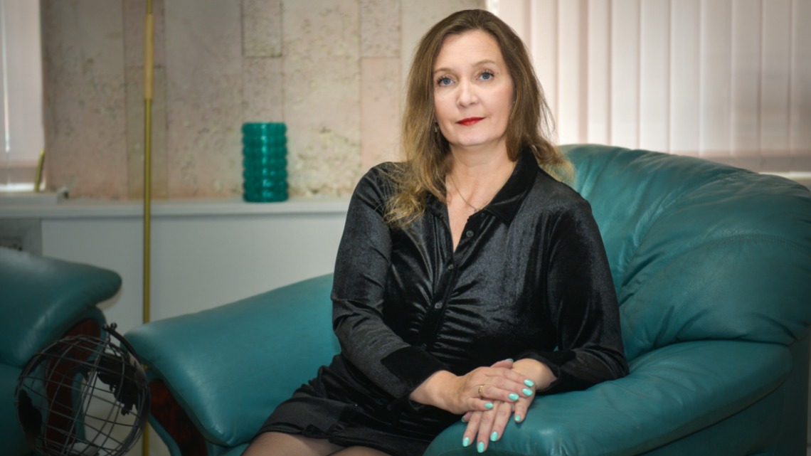 Анастасия Ермакова в своем рабочем кабинете в редакции «Литературной газеты»