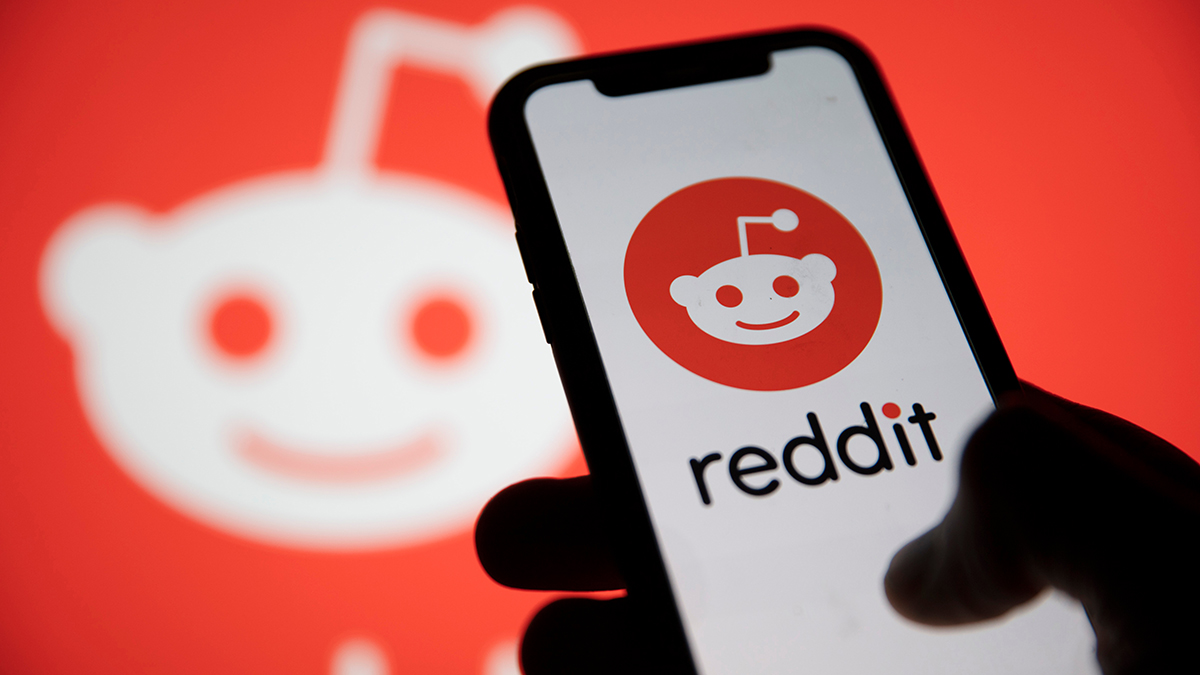 Суд впервые оштрафовал платформу Reddit за отказ удалять запрещенный контент