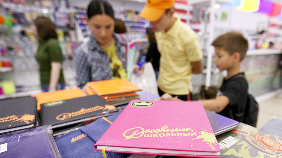 Не откладывай на август: когда начинать собирать ребенка в школу и как сэкономить