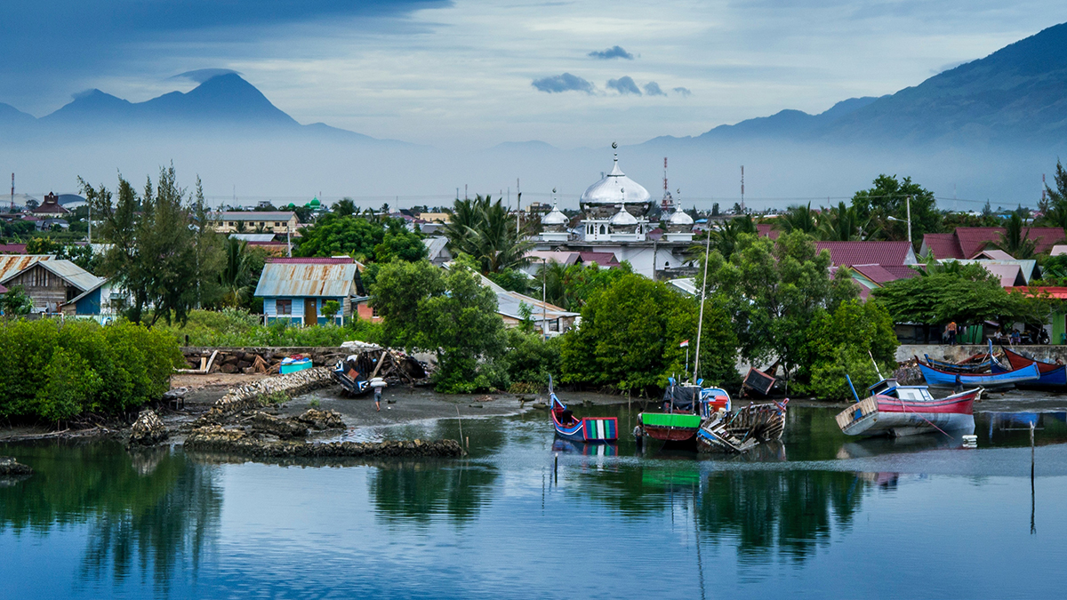 Число погибших от оползней в Индонезии превысило 500 человек