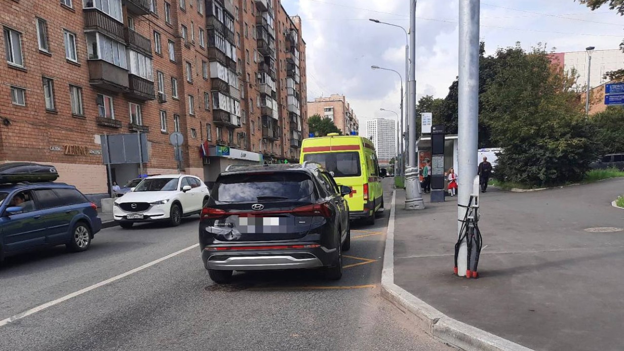 Водитель Hyundai насмерть сбил пенсионера на Лобненской улице на севере  Москвы