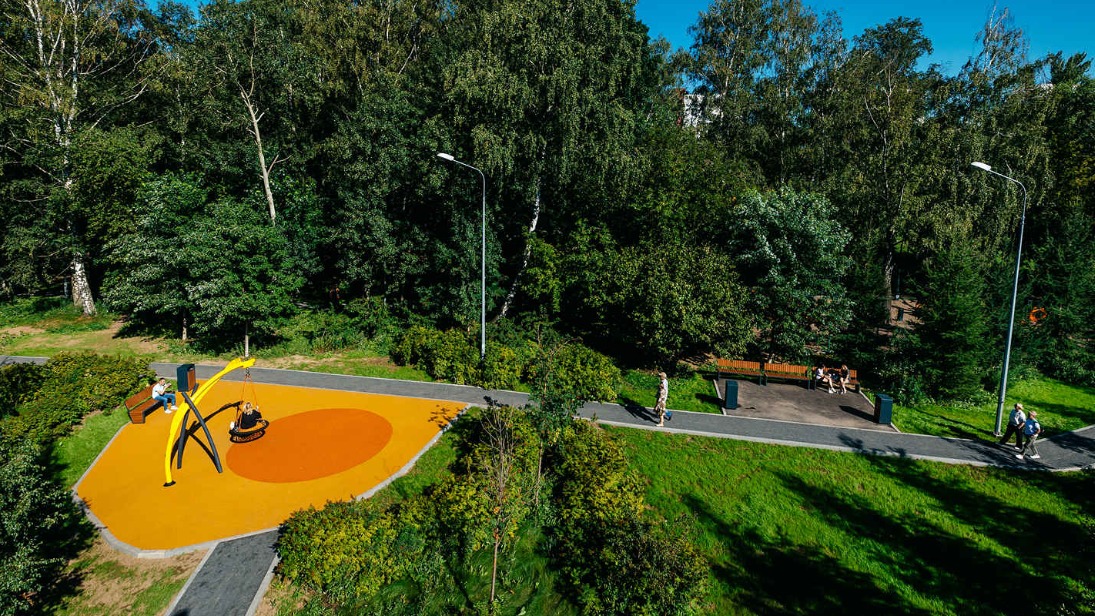 Завершено благоустройство Базовского сквера в Западном Дегунине