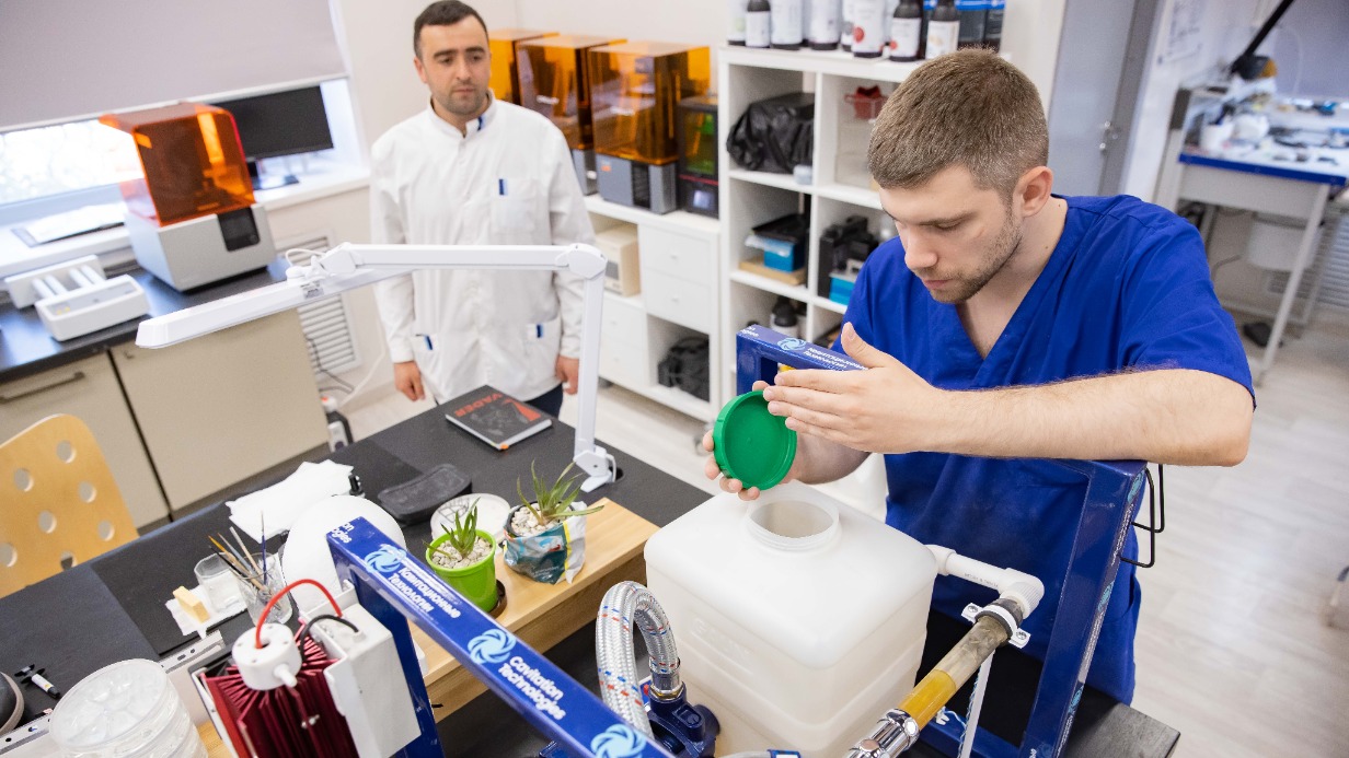 Сергунина: В Москве тестируется новый робот-доставщик