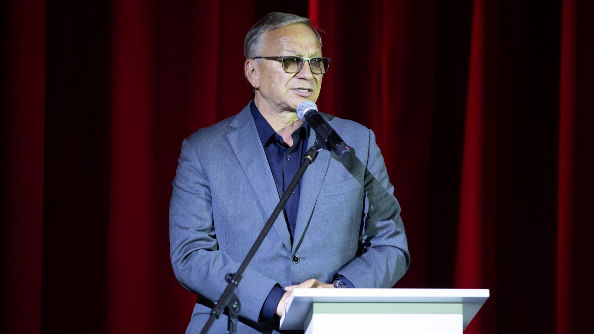 Режиссер Угольников снимет фильм об уральском танковом корпусе