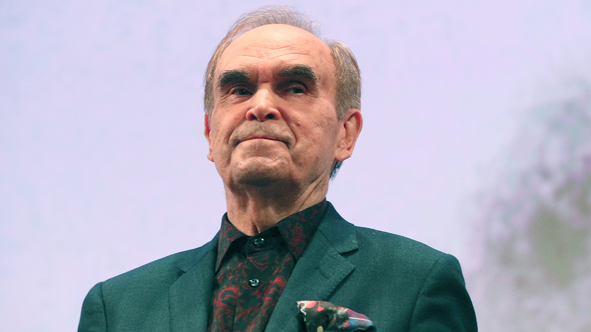 В «Ленкоме» объяснили, почему изменили место проведения прощания с Панфиловым