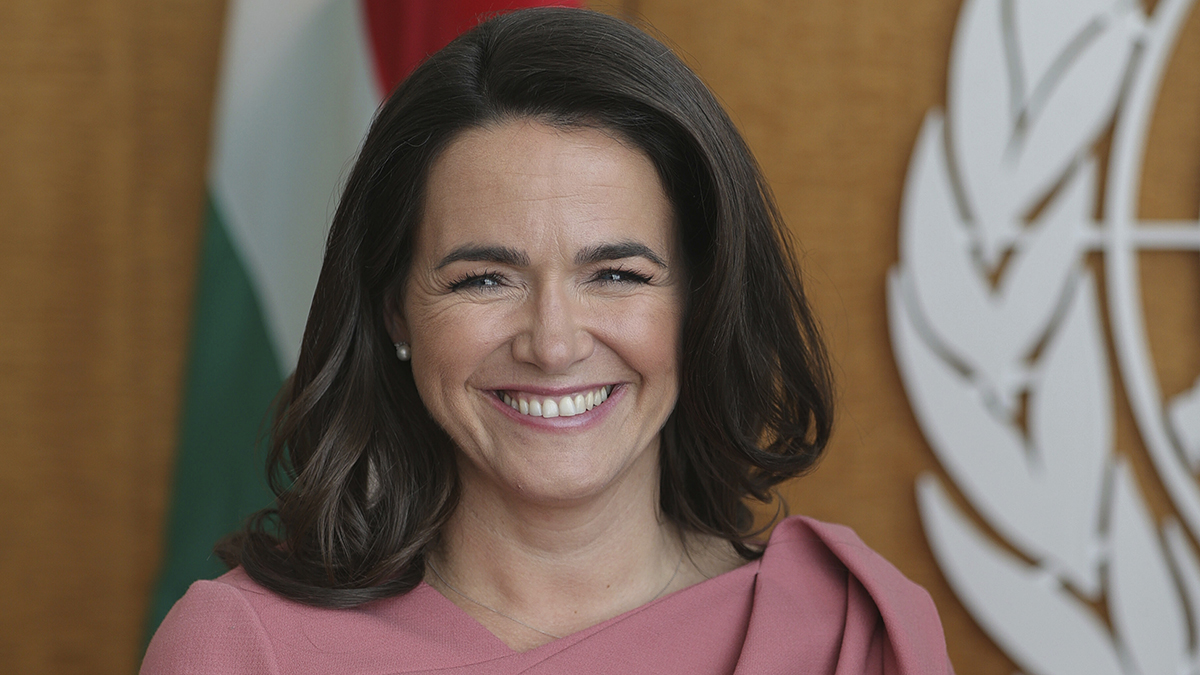 Президент Венгрии Новак призвала Зеленского начать переговоры с Россией