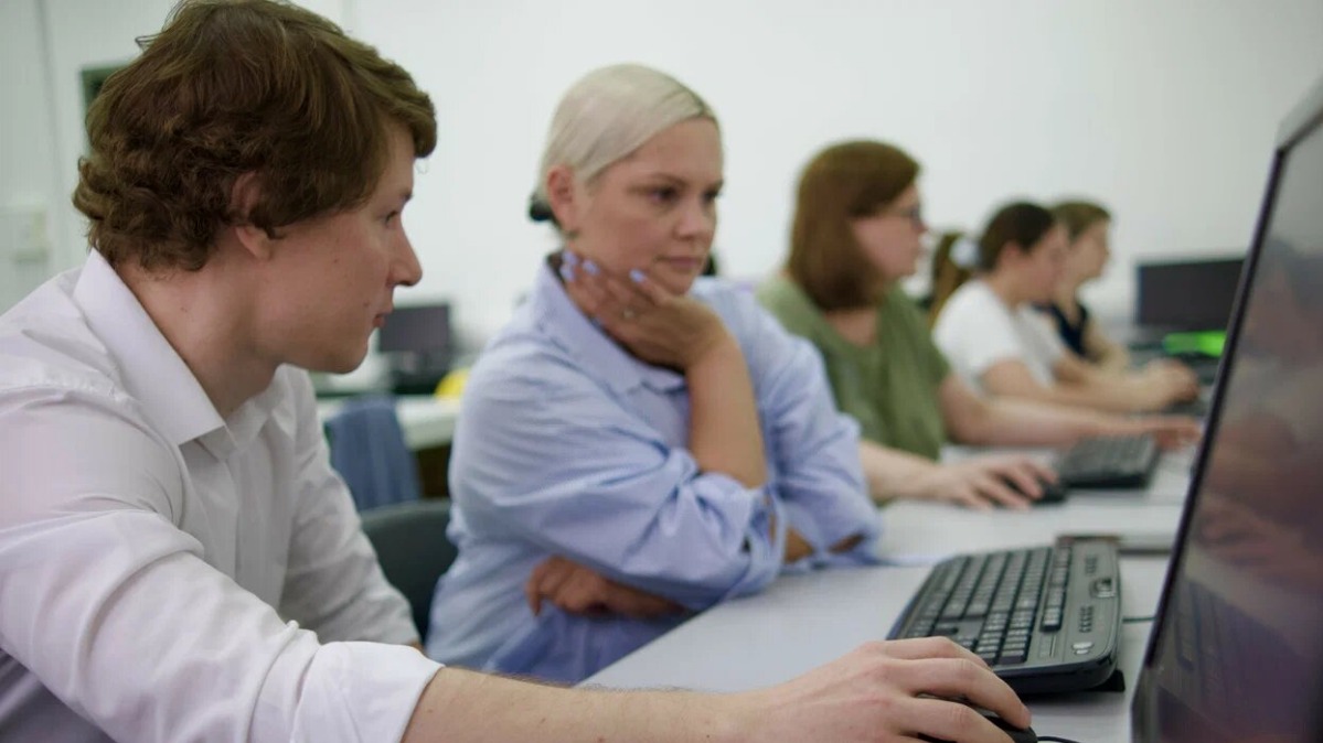 Вектор карьеры: как специалисты столичной службы занятости помогают москвичам освоить профессию по призванию