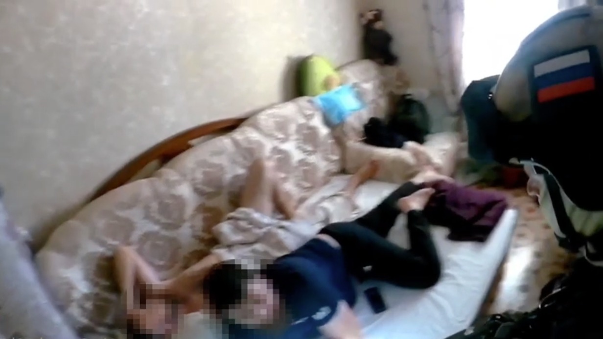 Появилось видео задержания подозреваемых в краже 190 миллионов рублей в ЮВАО