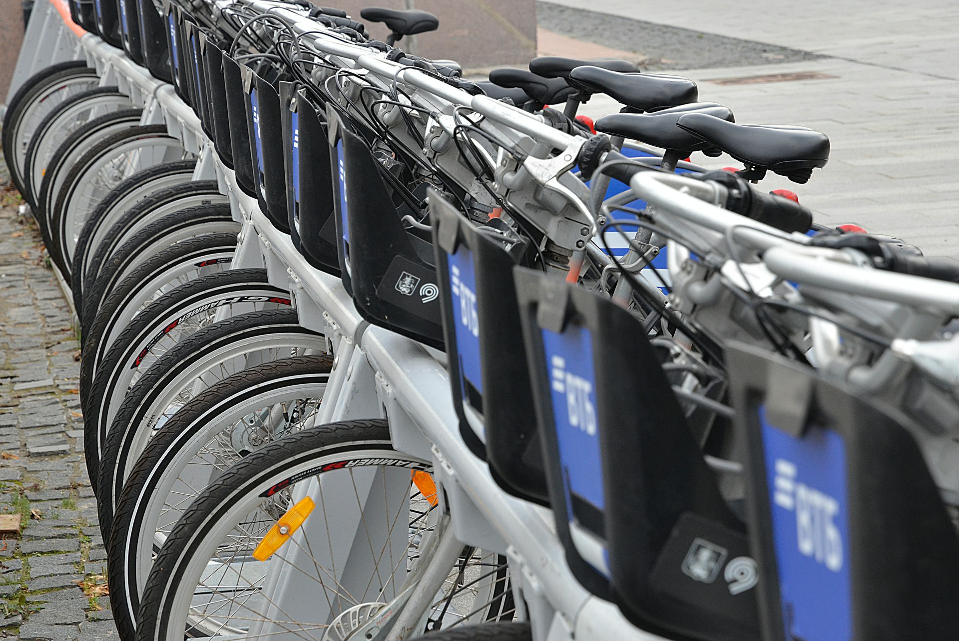 Более 11 тысяч велосипедов городского проката стало доступно в Москве