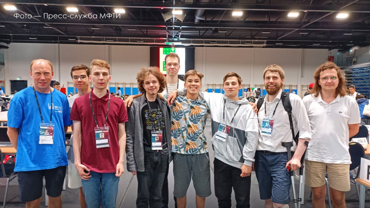 Собянин: Москвичи завоевали две золотые медали на олимпиаде по информатике